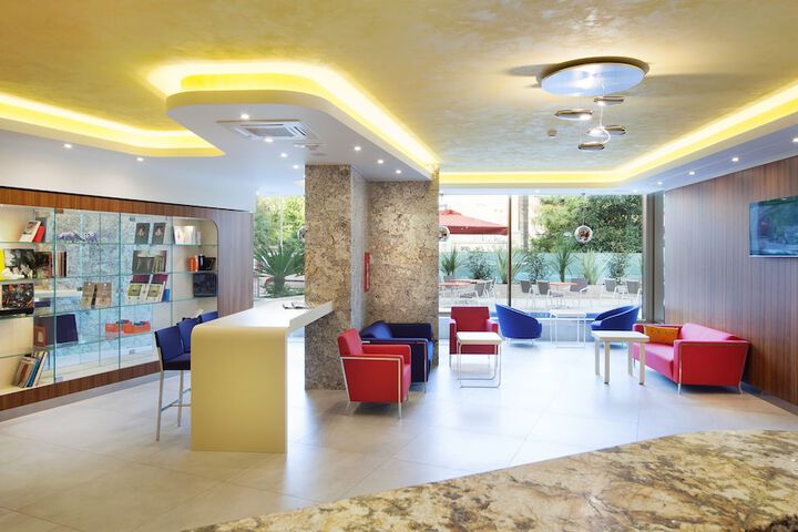 Hotel Interior 6 of 153