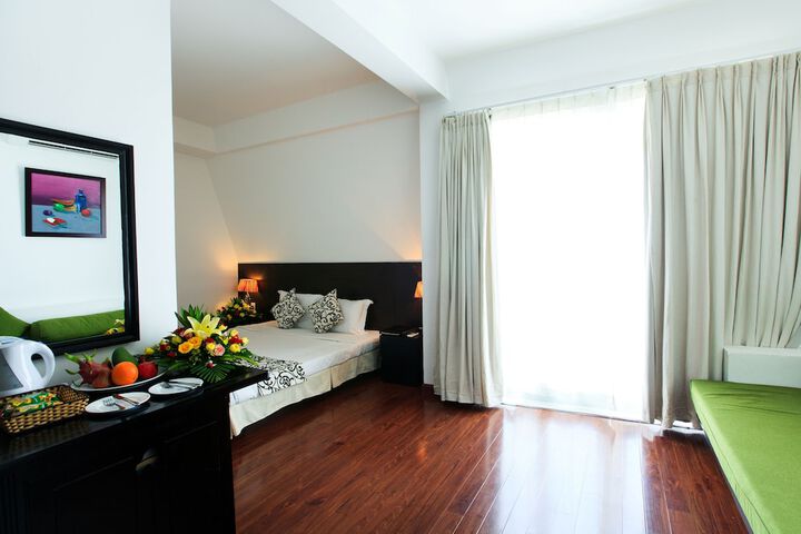 Room 16 of 38