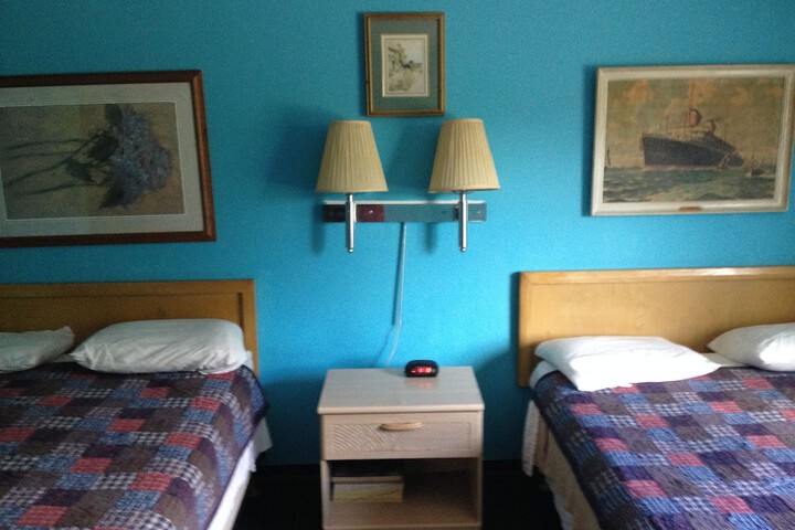 Room 5 of 32