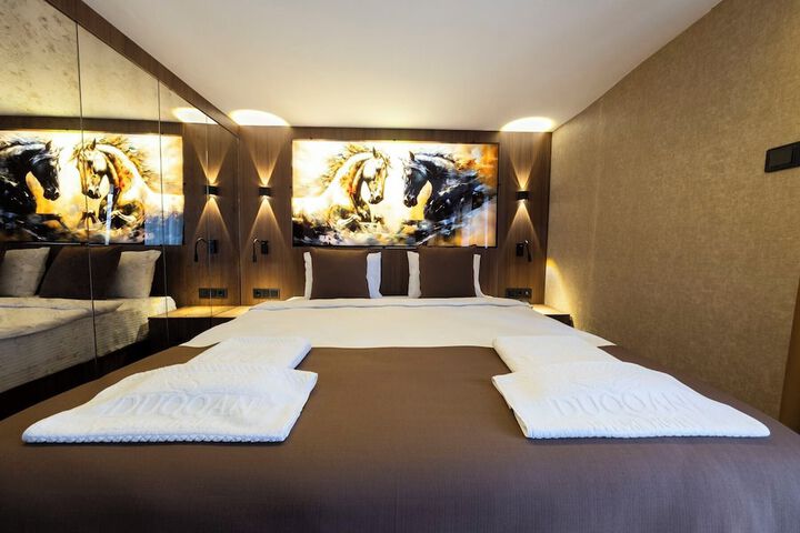 Room 12 of 64