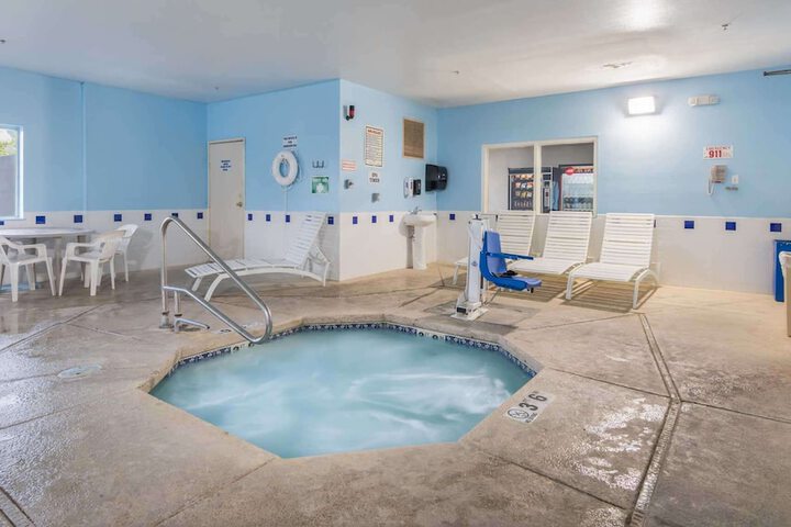 Pools & Facilities