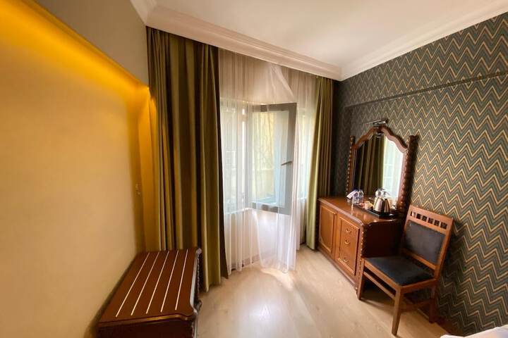 Room 13 of 46