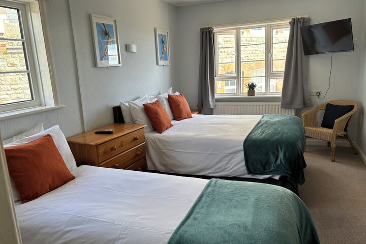 Room 16 of 40