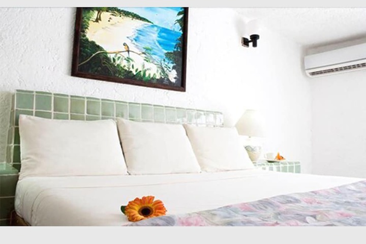 Room 8 of 28