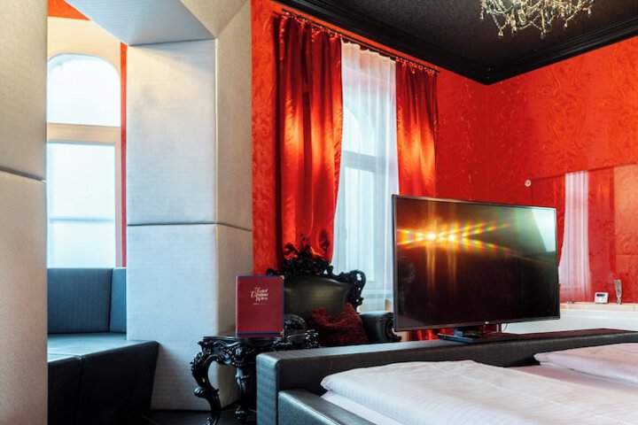 Room 93 of 205