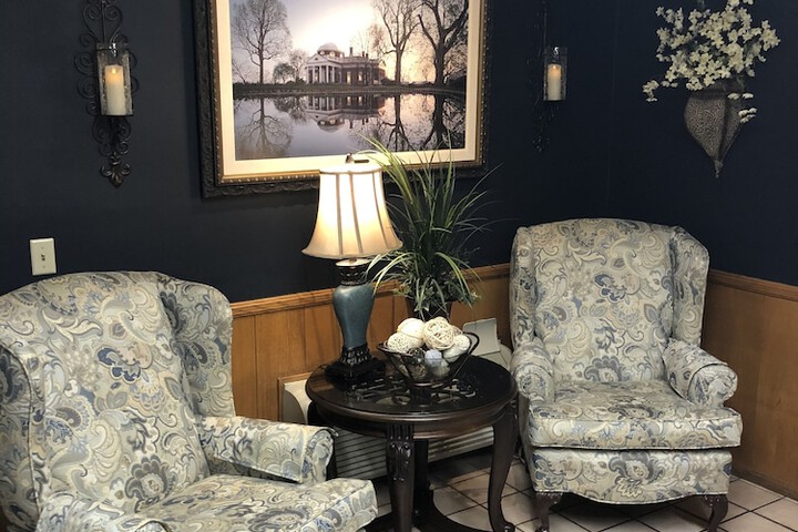 Lobby lounge