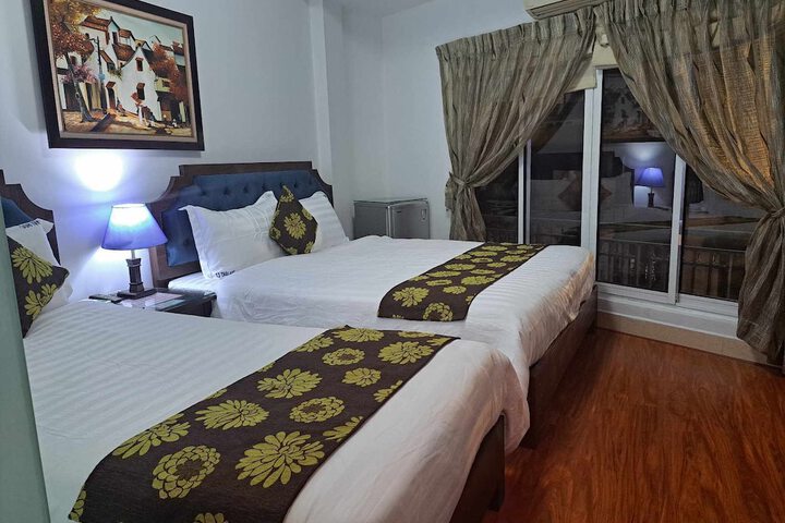 Room 9 of 21