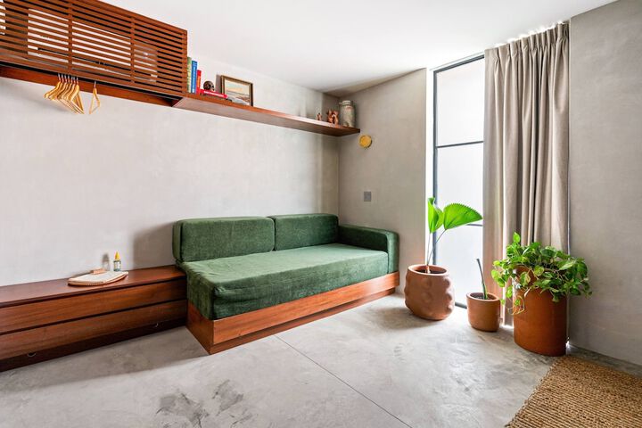 Room 48 of 98