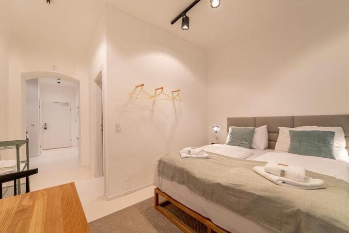 Room 2 of 8