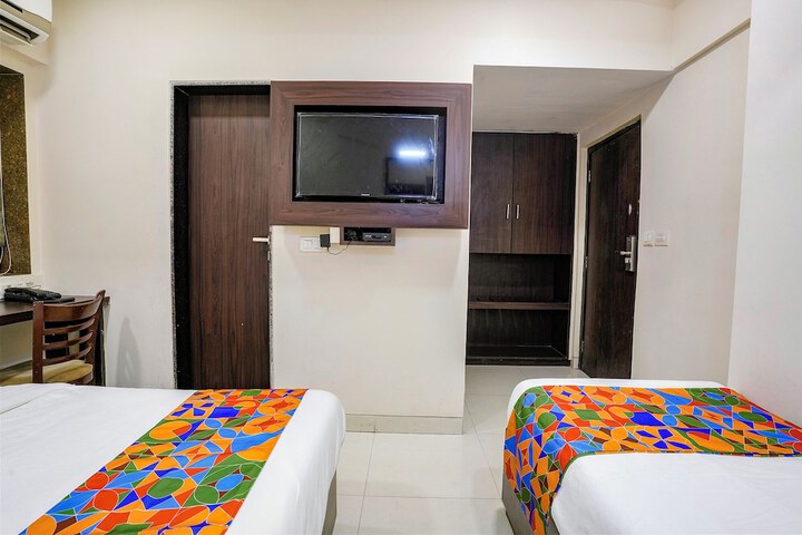 Room 10 of 54