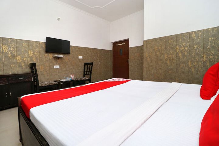 Room 17 of 23