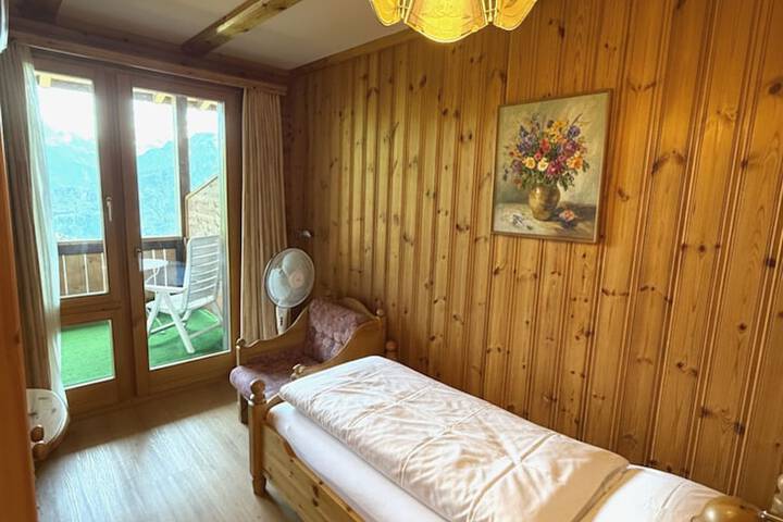 Room 19 of 163