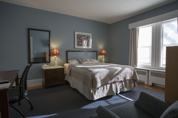 Room 8 of 38