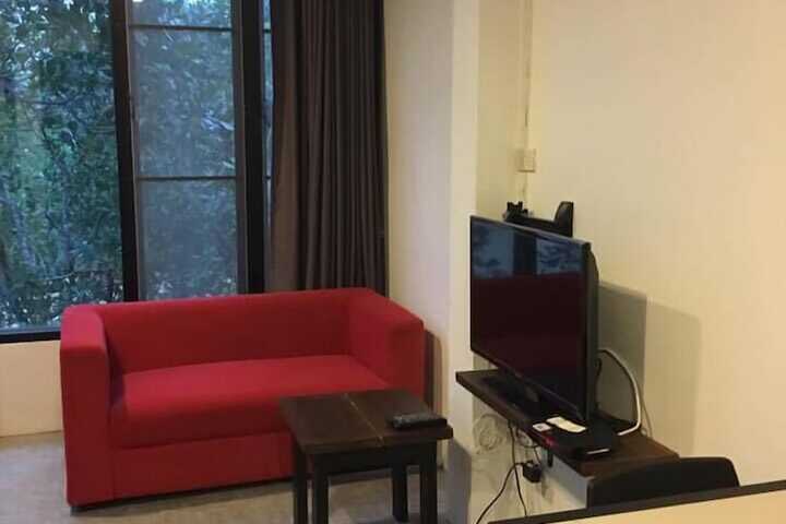 Room 2 of 35