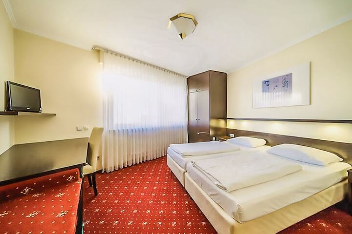 Room 7 of 61
