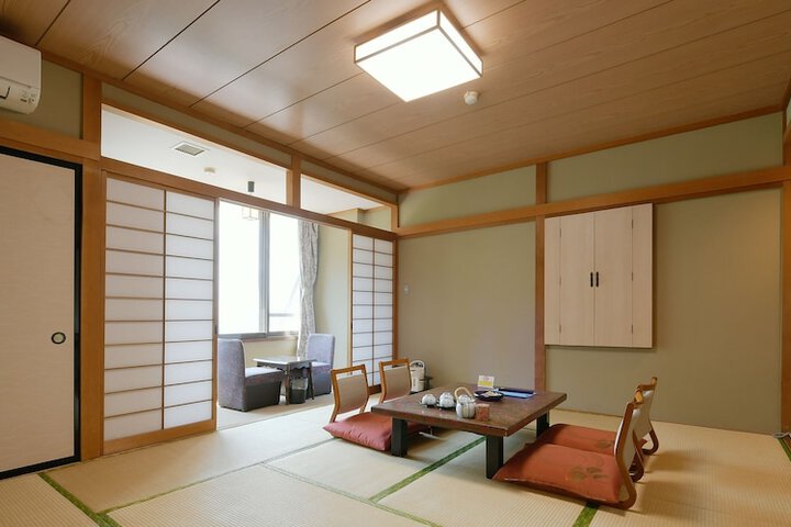 Room 17 of 83