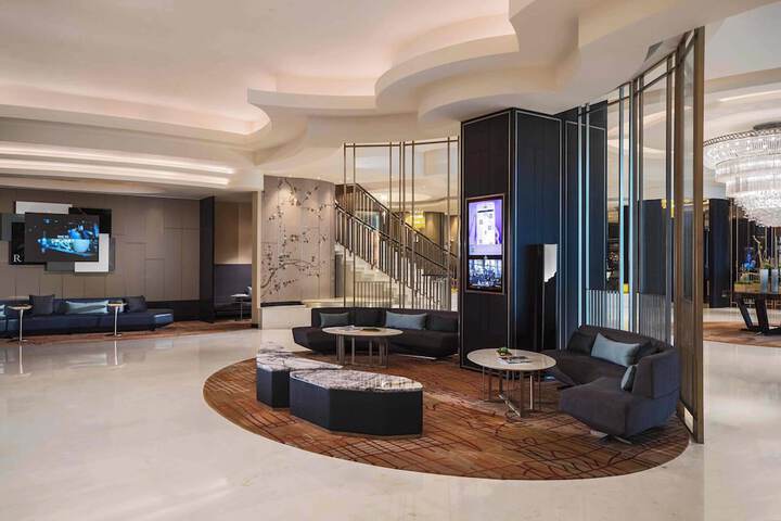 Hotel Interior 4 of 92