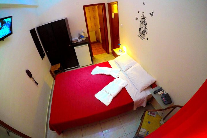 Room 2 of 52