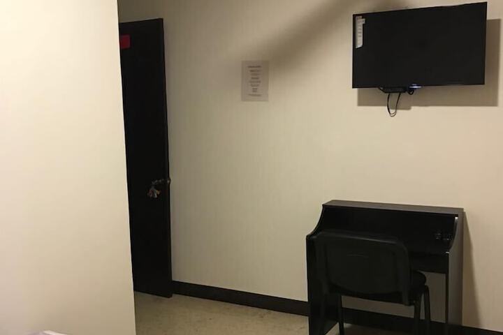 Room 15 of 15