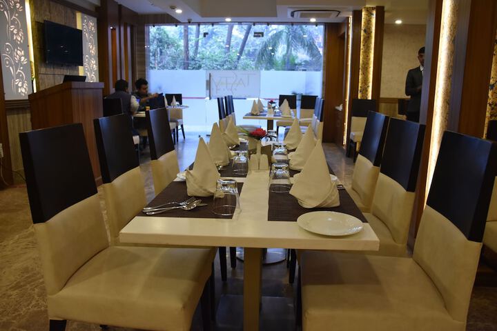 Dining 33 of 46