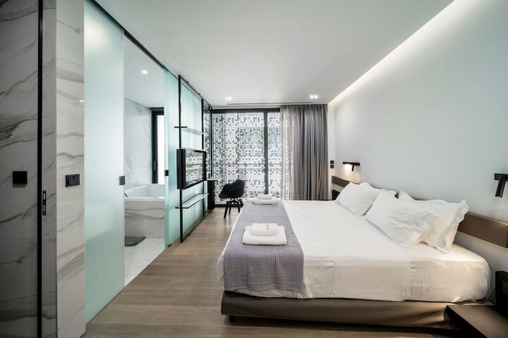 Room 56 of 182