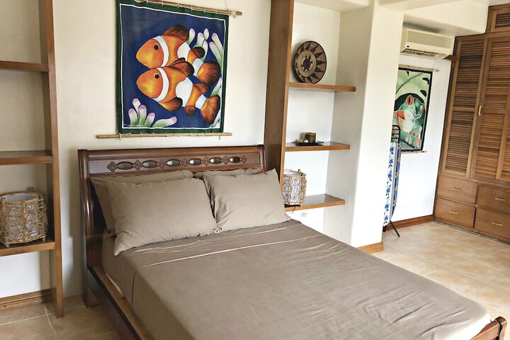 Room 10 of 36