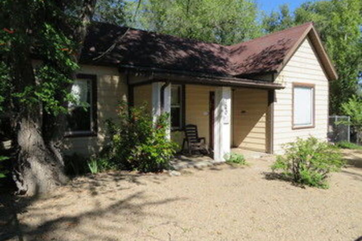 House in the Pines Hostel in Prescott, AZ