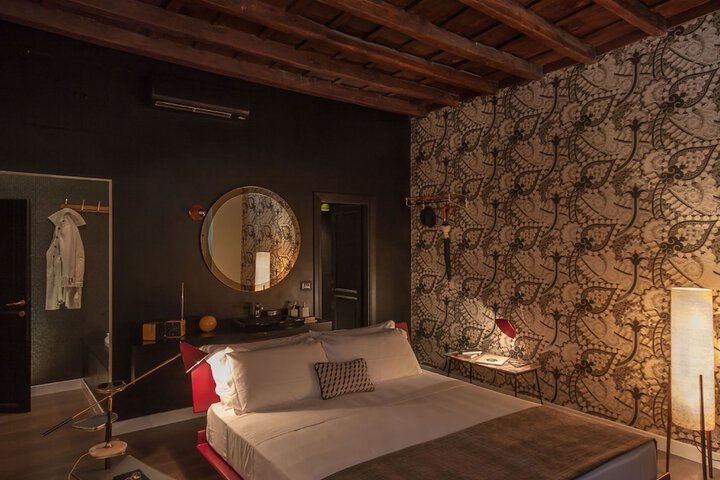 Room 7 of 23