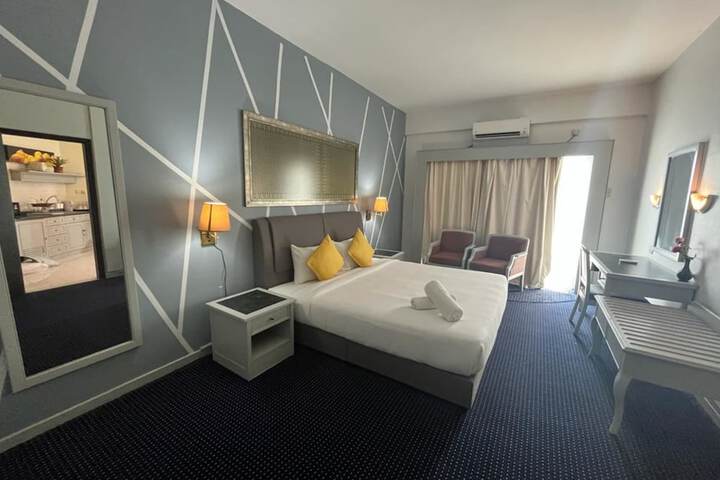 Room 130 of 650