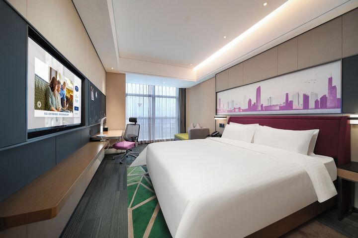 Room 6 of 38