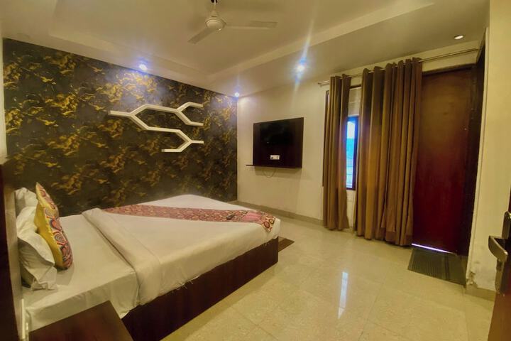 Room 15 of 31