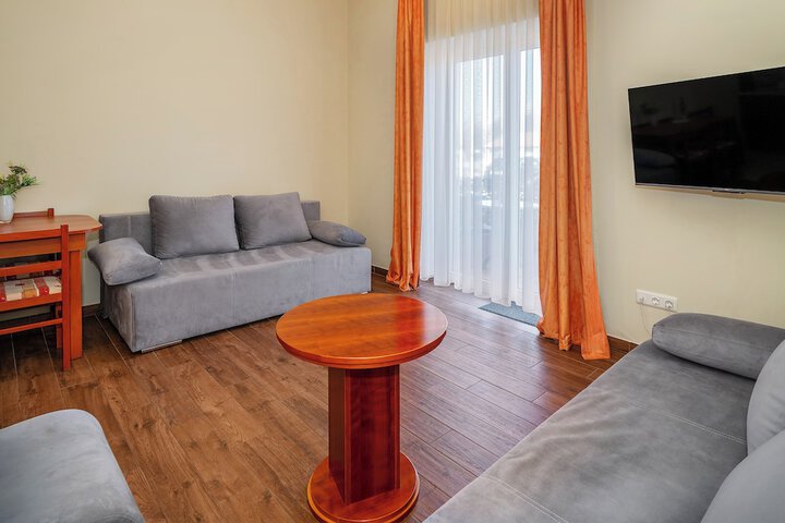 Room 65 of 235