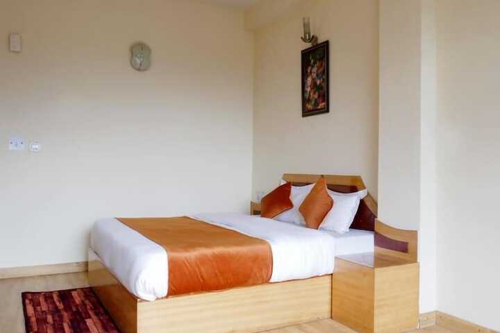 Room 12 of 48