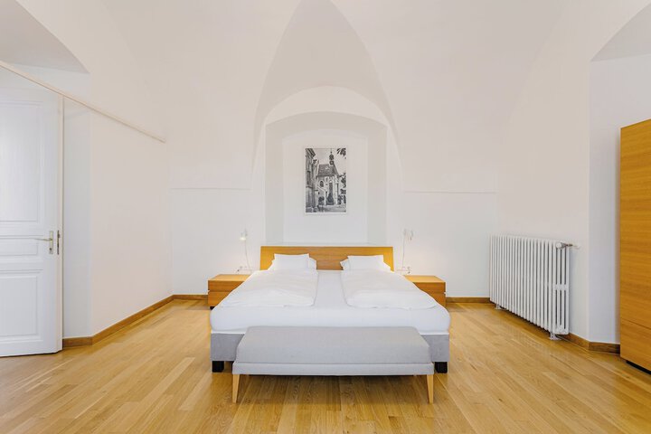 Room 12 of 39