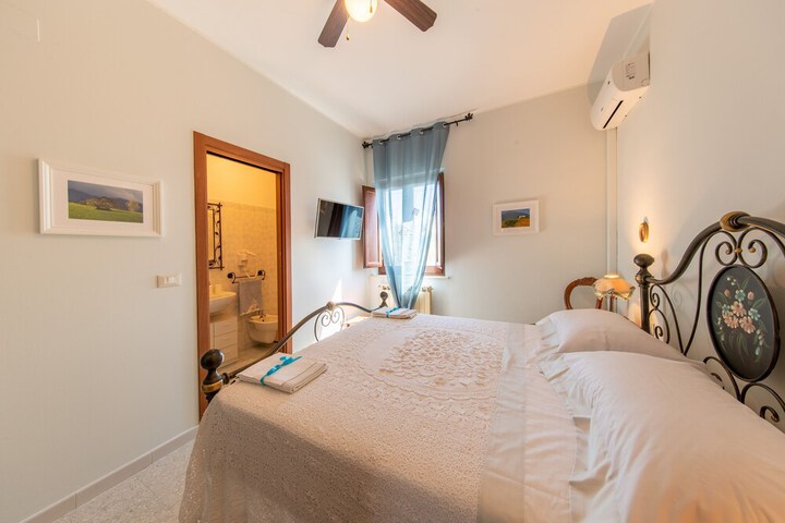 Room 35 of 127