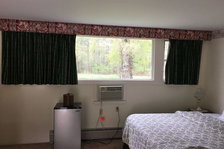 Room 32 of 81