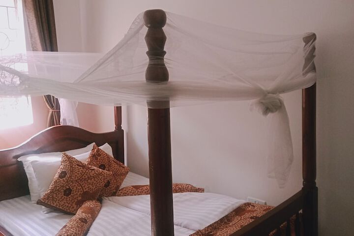 Room 6 of 26