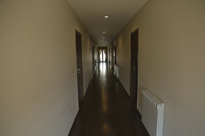 Ballroom/Hall 27 of 32