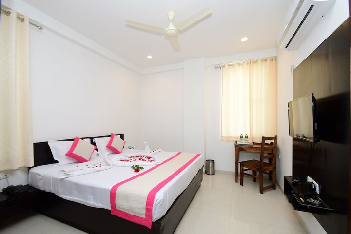 Room 9 of 35