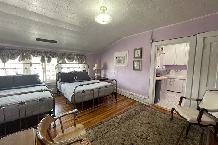 Room 22 of 90