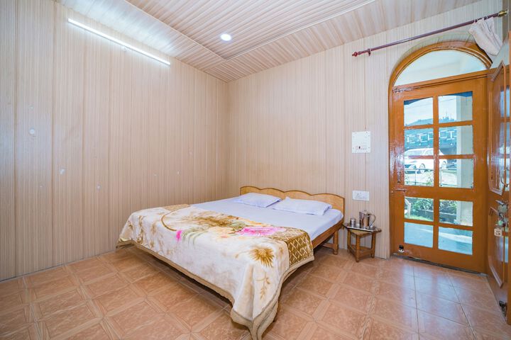 Room 3 of 16
