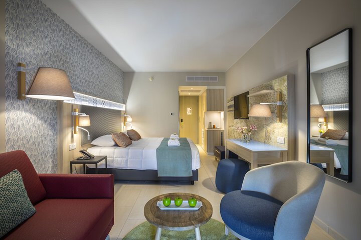 Room 10 of 114