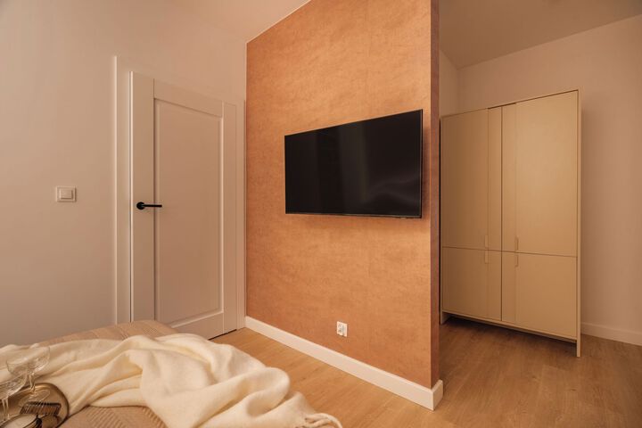 Room 203 of 298