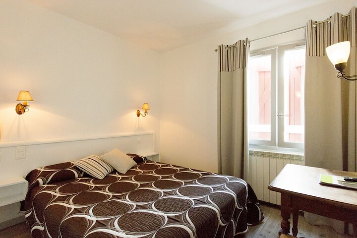 Room 2 of 35