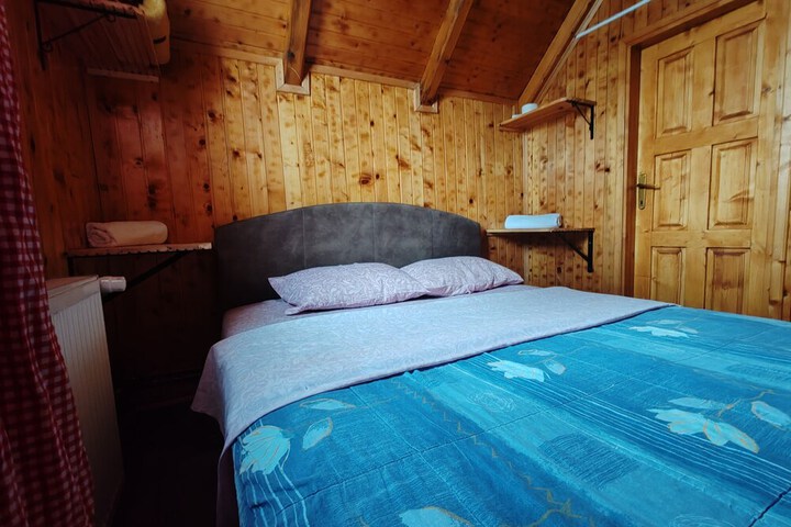 Room 7 of 18