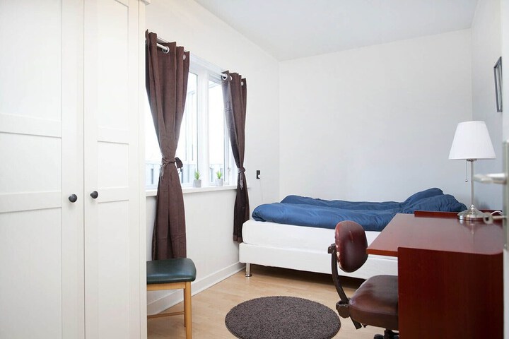 Room 12 of 26