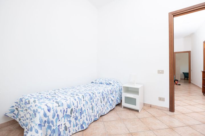Room 2 of 2