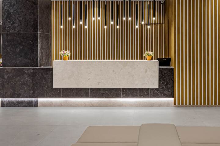 Entrance & Lobby