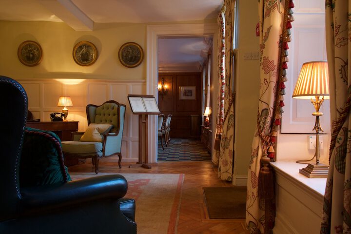Entrance & Lobby