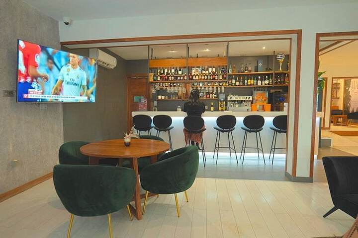 Lounge 49 of 54